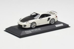 Porsche 911 997.2 GT2 RS Weiß mit Silbernen Felgen Minichamps 1:43 400069405 Druckguss — Bild 2 von 4