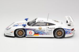 Porsche 911 GT1 #6 T. Boutsen / H-J. Stuck 1997 UT Models 1:18 39720 Druckguss — Bild 4 von 8