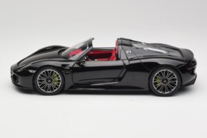 Porsche 918 Spyder Basalt Schwarz Metallic Minichamps 1:18 110062431 Druckguss — Bild 4 von 8