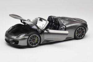 Porsche 918 Spyder Liquid Metal Silber Minichamps 1:18 110062430 Druckguss — Bild 2 von 8