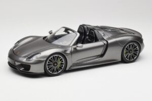 Porsche 918 Spyder Liquid Metal Silber Minichamps 1:18 110062430 Druckguss