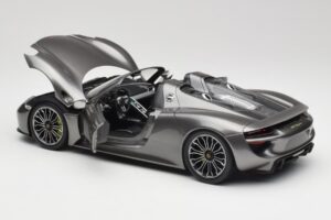Porsche 918 Spyder Liquid Metal Silber Minichamps 1:18 110062430 Druckguss — Bild 5 von 8