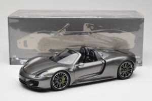 Porsche 918 Spyder Liquid Metal Silber Minichamps 1:18 110062430 Druckguss — Bild 8 von 8