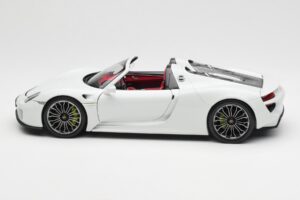 Porsche 918 Spyder Weiß Minichamps 1:18 110062436 Druckguss — Bild 4 von 8