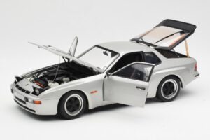 Porsche 924 Carrera GT Diamond Silber AUTOart 1:18 78002 Druckguss — Bild 2 von 8