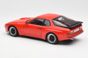 Porsche 924 Carrera GT Guards Rot AUTOart 1:18 78003 Druckguss — Bild 7 von 8
