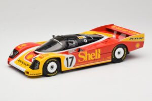 Porsche 962C Group C #17 D. Bell / H-J. Stuck / K. Ludwig 24 Hours of Le Mans 1988 Universal Hobbies 1:18 4704 Druckguss
