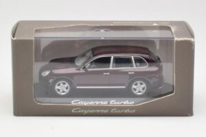 Porsche Cayenne 955 Turbo Dunkelrot Minichamps 1:43 WAPC2000113 Druckguss — Bild 4 von 4