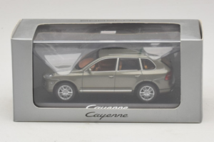 Porsche Cayenne Grey Metallic Minichamps 1:43 WAP02061317 Druckguss — Bild 4 von 4