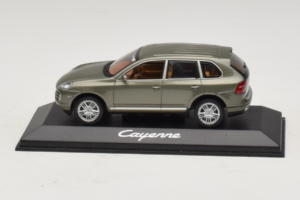 Porsche Cayenne Grey Metallic Minichamps 1:43 WAP02061317 Druckguss