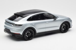 Porsche Cayenne E3 S Coupe Dolo Silber Norev 1:18 WAP0213220K Druckguss — Bild 2 von 6