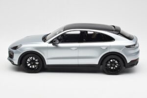 Porsche Cayenne E3 S Coupe Dolo Silber Norev 1:18 WAP0213220K Druckguss — Bild 3 von 6