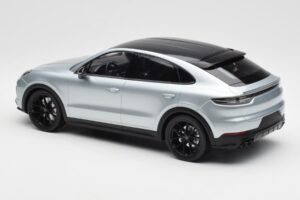 Porsche Cayenne E3 S Coupe Dolo Silber Norev 1:18 WAP0213220K Druckguss — Bild 5 von 6