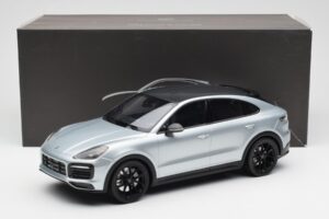 Porsche Cayenne E3 S Coupe Dolo Silber Norev 1:18 WAP0213220K Druckguss — Bild 6 von 6