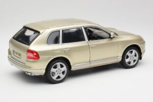 Porsche Cayenne Turbo 955 Beige Maisto 1:18 WAP02100113 Druckguss — Bild 3 von 8
