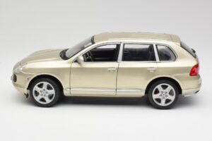 Porsche Cayenne Turbo 955 Beige Maisto 1:18 WAP02100113 Druckguss — Bild 4 von 8