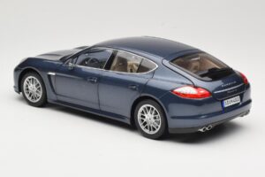 Porsche Panamera 970 S Blau Minichamps 1:18 WAP02100119 Druckguss — Bild 7 von 8