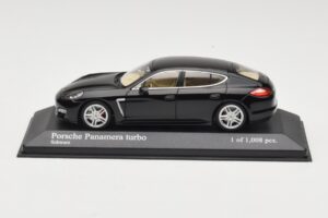 Porsche Panamera 970 Turbo Schwarz Metallic Minichamps 1:43 400068271 Druckguss