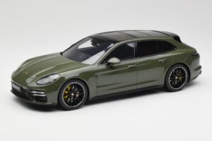 Porsche Panamera Turbo S 971 Sport Turismo Grün GT Spirit 1:18 GT447 Resin