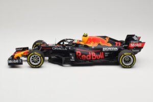 Red Bull Racing Honda RB16B #11 S. Perez Mexican GP 2021 Minichamps 1:18 110211911 Druckguss — Bild 3 von 6