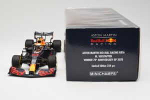 Red Bull Racing RB16 #33 M. Verstappen Winner 70th Anniversary GP 2020 Minichamps 1:18 110200533 Druckguss — Bild 6 von 6
