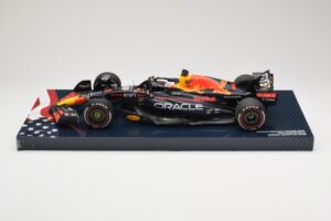 Red Bull Racing RB18 #1 M. Verstappen Winner Austin GP 2022 Minichamps 1:18 113222901 Druckguss