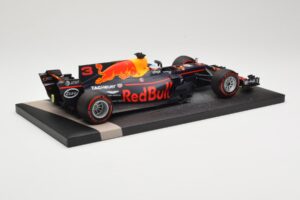 Red Bull Racing Tag Heuer RB13 #3 D. Ricciardo 3rd Place Malaysian GP 2017 Minichamps 1:18 117171503 Druckguss — Bild 3 von 6