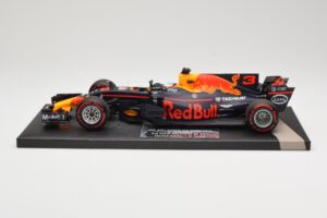 Red Bull Racing Tag Heuer RB13 #3 D. Ricciardo 3rd Place Malaysian GP 2017 Minichamps 1:18 117171503 Druckguss