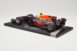 Red Bull Racing Tag Heuer RB13 #3 D. Ricciardo 3rd Place Malaysian GP 2017 Minichamps 1:18 117171503 Druckguss — Bild 5 von 6