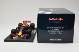 Red Bull Racing Tag Heuer RB13 #3 D. Ricciardo 3rd Place Malaysian GP 2017 Minichamps 1:18 117171503 Druckguss — Bild 6 von 6