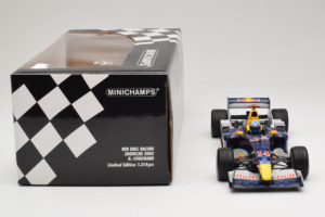 Red Bull RB1 Cosworth #14 D. Coulthard Red Bull Racing Showcar 2005 Minichamps 1:18 100050014 Druckguss — Bild 6 von 6