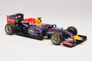 Red Bull RB10 Renault #3 D. Ricciardo Infiniti Red Bull Racing Showcar 2014 Minichamps 1:18 110140003 Druckguss — Bild 4 von 6