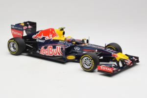 Red Bull RB8 Renault #2 M. Webber Red Bull Racing Showcar 2012 Minichamps 1:18 110120072 Druckguss — Bild 4 von 7