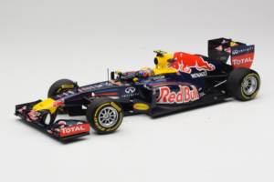 Red Bull RB8 Renault #2 M. Webber Red Bull Racing Showcar 2012 Minichamps 1:18 110120072 Druckguss