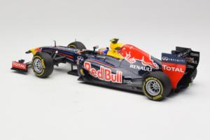 Red Bull RB8 Renault #2 M. Webber Red Bull Racing Showcar 2012 Minichamps 1:18 110120072 Druckguss — Bild 5 von 7
