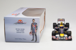Red Bull RB8 Renault #2 M. Webber Red Bull Racing Showcar 2012 Minichamps 1:18 110120072 Druckguss — Bild 6 von 7