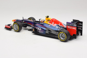 Red Bull RB9 Renault #2 M. Webber Infiniti Red Bull Racing Showcar 2013 Minichamps 1:18 110130072 Druckguss — Bild 5 von 6