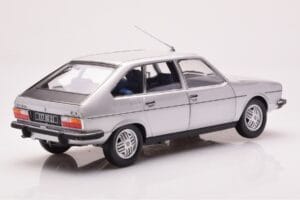 Renault 30 TX Silber Norev 1:18 185272 Druckguss — Bild 3 von 8