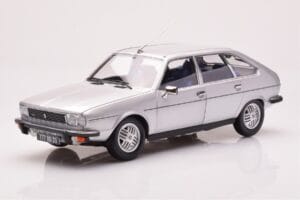 Renault 30 TX Silber Norev 1:18 185272 Druckguss