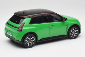 Renault 5 E-Tech Electric Pop Grün & Schwarz Norev 1:18 185502 Druckguss — Bild 3 von 8