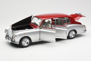 Rolls-Royce Phantom VI Silber Rot Kyosho 1:18 08905SR Druckguss — Bild 2 von 8