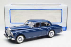 Rolls-Royce Silver Cloud III Flying Spur Mulliner RHD Dunkelblau MCG 1:18 MCG18124 Druckguss — Bild 6 von 6