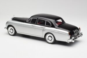 Rolls-Royce Silver Cloud III Mulliner Silber & Schwarz MCG 1:18 MCG18128 Druckguss — Bild 5 von 6