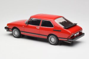 Saab 900 GL Rot MCG 1:18 MCG18340 Druckguss — Bild 4 von 6