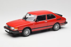 Saab 900 GL Rot MCG 1:18 MCG18340 Druckguss