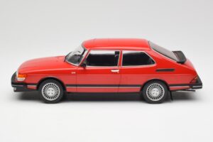 Saab 900 GL Rot MCG 1:18 MCG18340 Druckguss — Bild 5 von 6