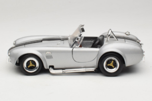 Shelby Cobra 427S/C Silber Mit Schwarzen Streifen Road Signature 1:18 92058 Druckguss — Bild 4 von 8