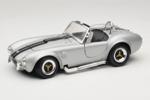 Shelby Cobra 427S/C Silber Mit Schwarzen Streifen Road Signature 1:18 92058 Druckguss