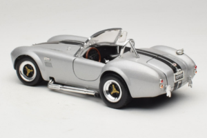 Shelby Cobra 427S/C Silber Mit Schwarzen Streifen Road Signature 1:18 92058 Druckguss — Bild 7 von 8