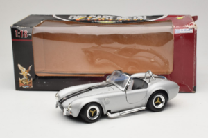 Shelby Cobra 427S/C Silber Mit Schwarzen Streifen Road Signature 1:18 92058 Druckguss — Bild 8 von 8